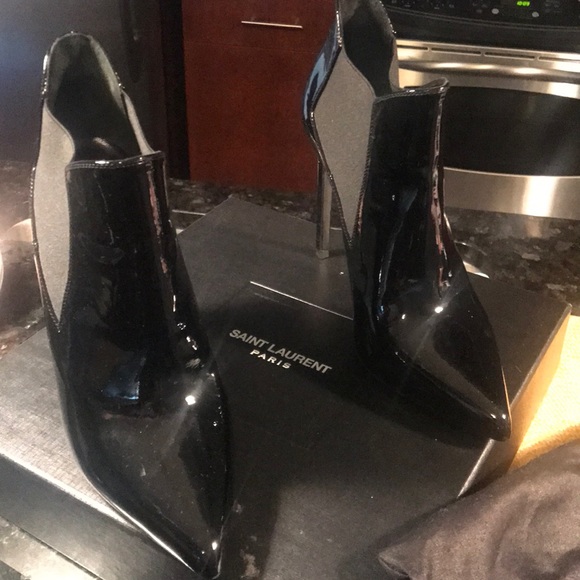 Chelsea Patent booties - Picture 2 of 6